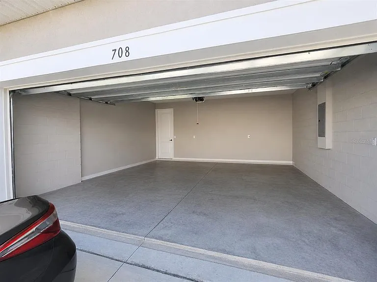708 Griffon Ave — Photo 5