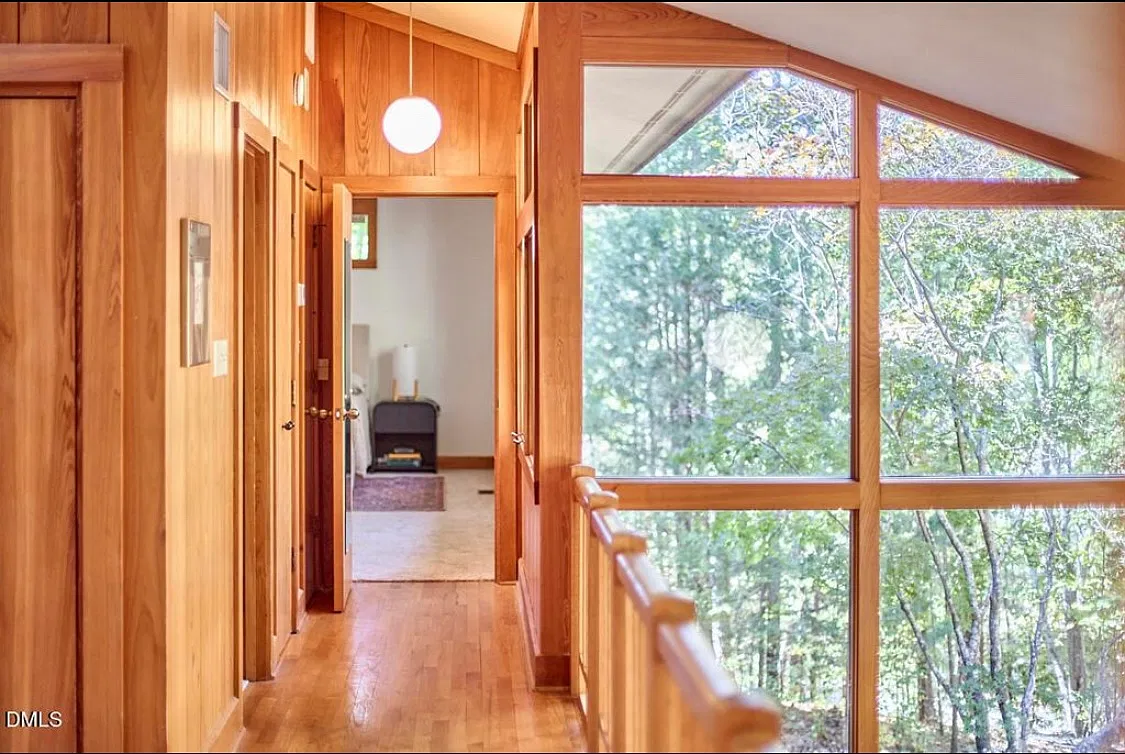 3 bed, 3760 sqft, $5,500 — Photo 3