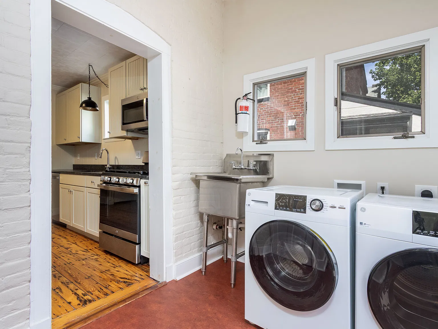 248 N Union St — Photo 4