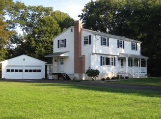 52 Roxbury Ct, Niantic, CT 06357