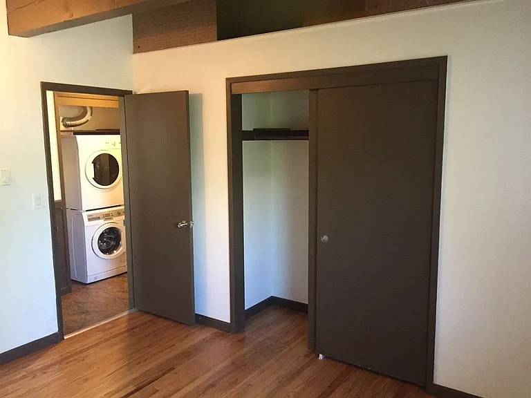 2350 Beacon Ave S — Photo 109