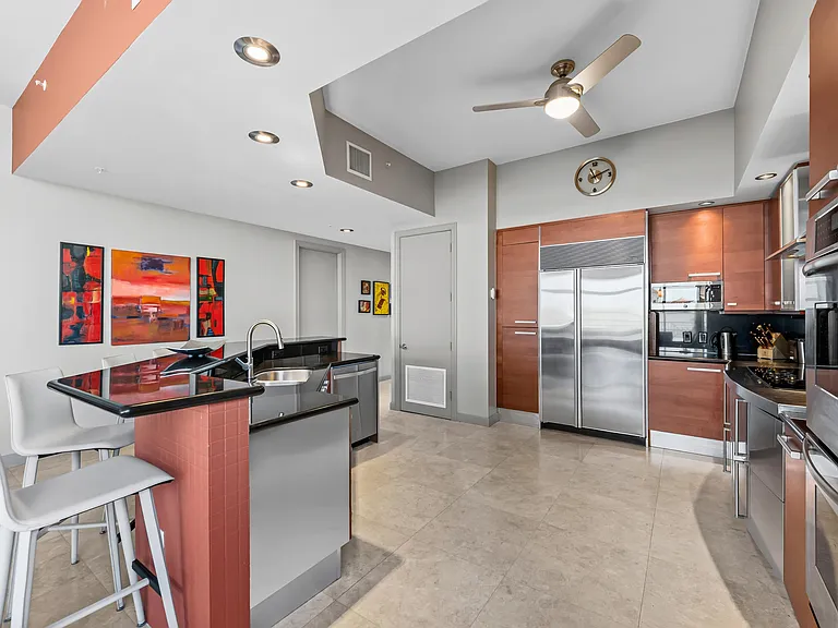 701 SE 21st Ave #501 — Photo 8