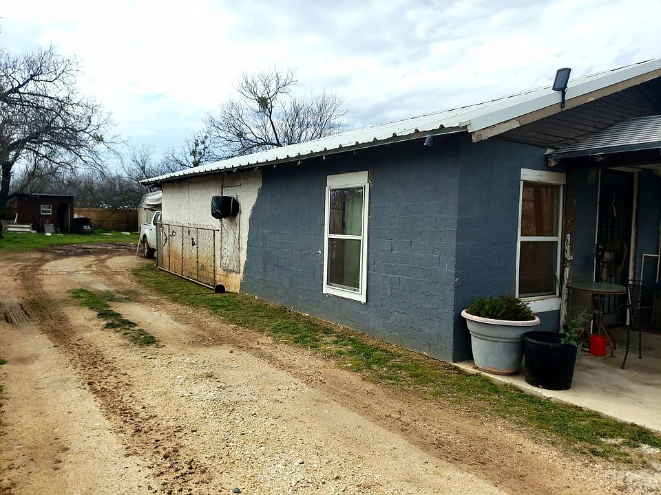 2nd image of 3109 N Chadbourne St