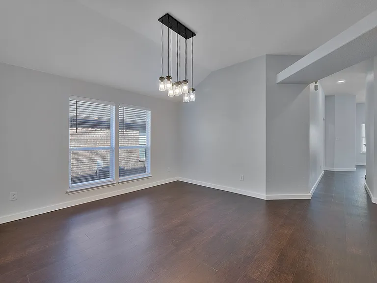 605 Clearbrook St — Photo 25