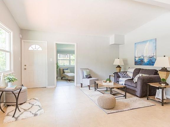 4th image of 4439 Porpoise Dr SE