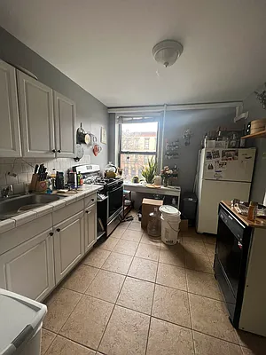 Rented by Standard Living Realty Inc | media 25