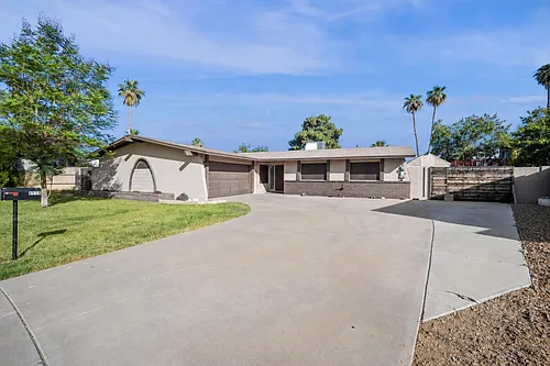 4515 W Shaw Butte Dr Photo 1