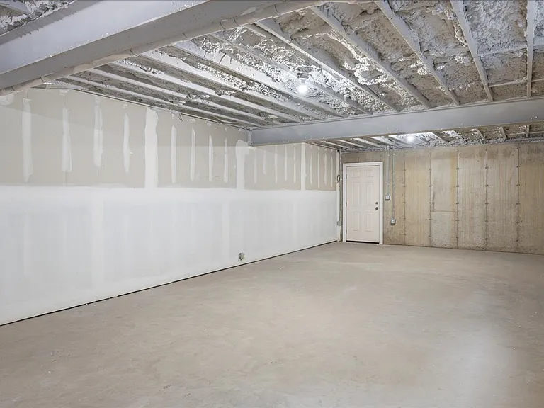 538 North Broadway — Photo 21