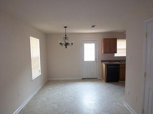4th image of 1116A Washington Ave