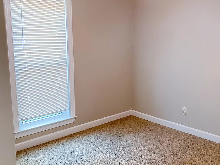 975 Crayton Ridge Dr — Photo 21