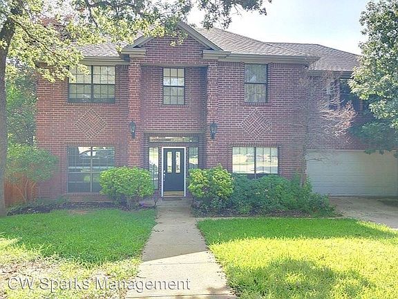 2nd image of 1225 Circle Ln