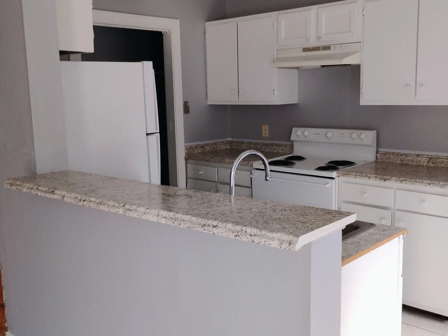 2 bed, 875 sqft, $900 — Photo 2