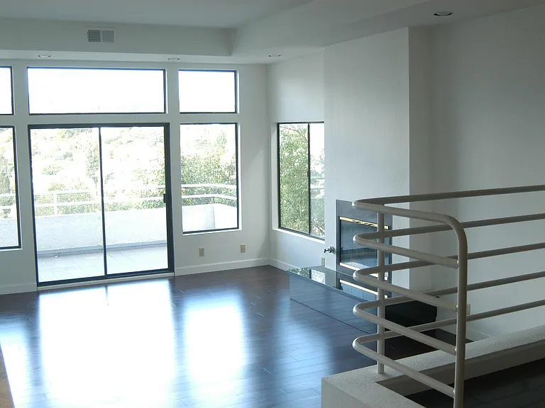 1425 Columbia Dr — Photo 15