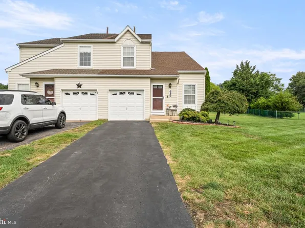 435 Longfellow Dr, Williamstown, NJ 08094