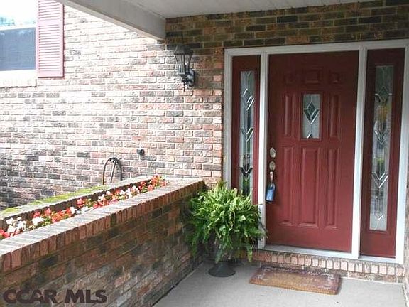 3rd image of 610 Old Farm Ln
