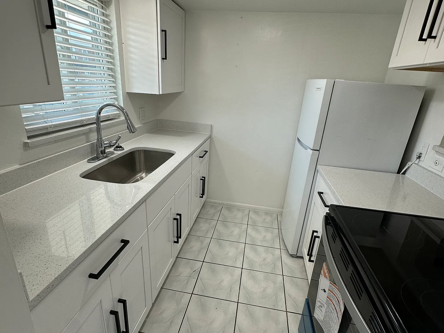 2 bed, 900 sqft, $1,595 — Photo 3