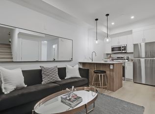 205 9a St NE, Calgary, AB T2E 4K8