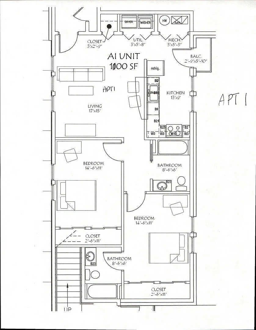 Building Photo - 118 E 7th St
