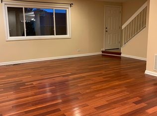 1274 Willow Ln, Gurnee, IL 60031