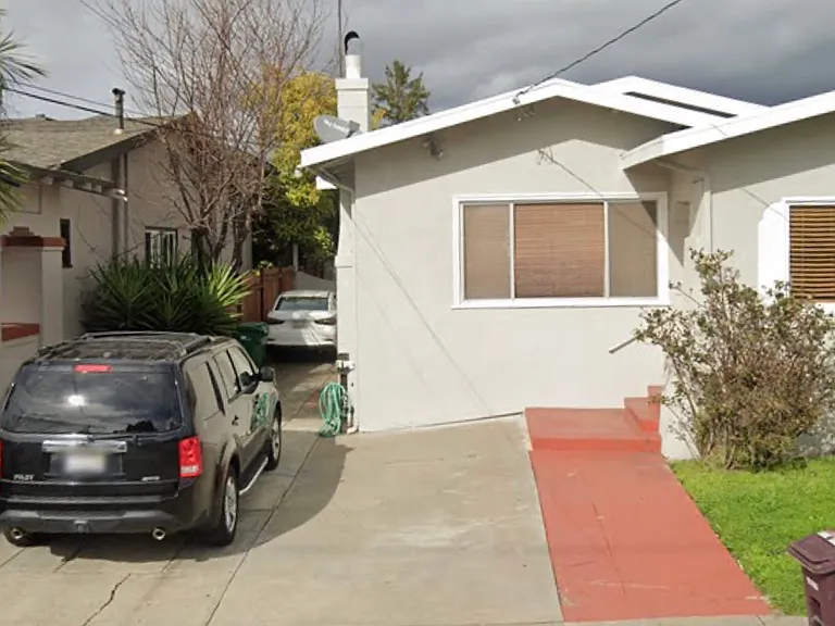 1624 Macarthur Blvd — Photo 6