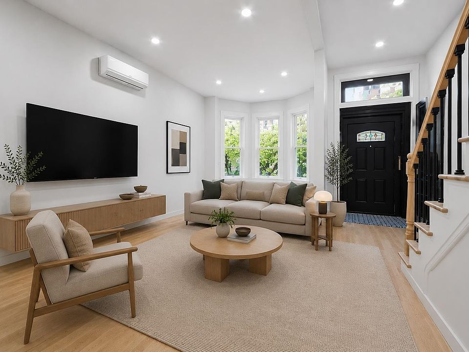 1st image of 62.5 Oak St #2