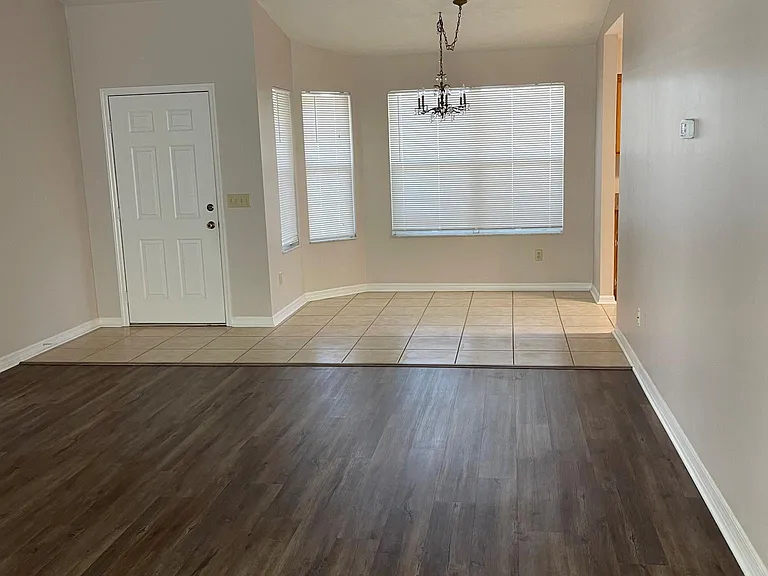 116 SE Willow Dr — Photo 5