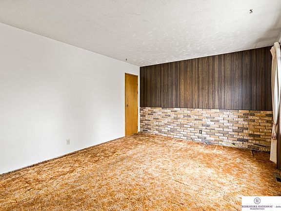 4th image of 7310 James Ave