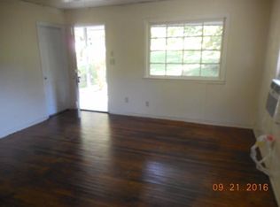 379 Rossview Rd, Clarksville, TN 37043