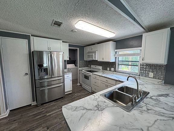4th image of 604 Craven St NE