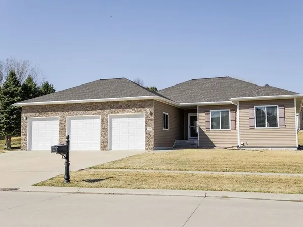 4406 11th Ave, Kearney, NE 68845