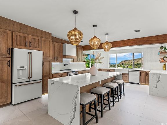 2nd image of 852 Kainoa Pl