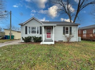 107 S Hickory St, Smithton, IL 62285
