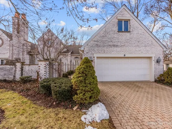 5 Glengarry Ln, Sugar Grove, IL 60554