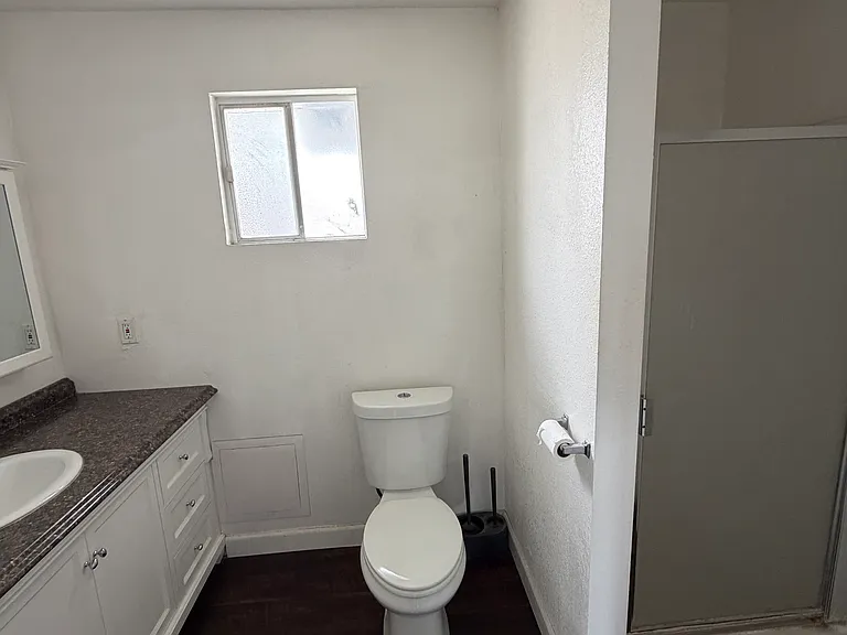 428 Newport Ave — Photo 8