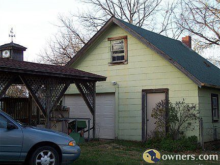 Detached Garage/Carport