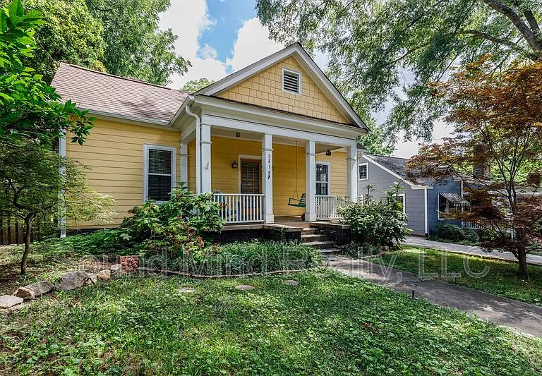 1514 Fairview Rd — Photo 2