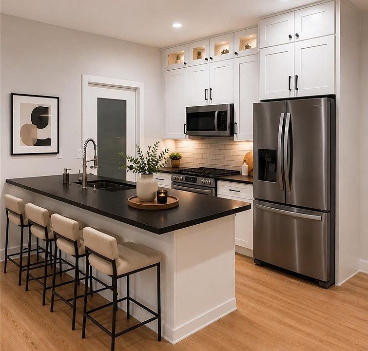 2nd image of 2039 Casa Grande St