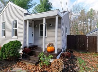 7 New Shaker Rd, Albany, NY 12205