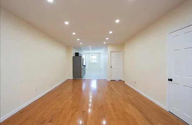 Rented by Mark T. Mallek, LREB | media 18