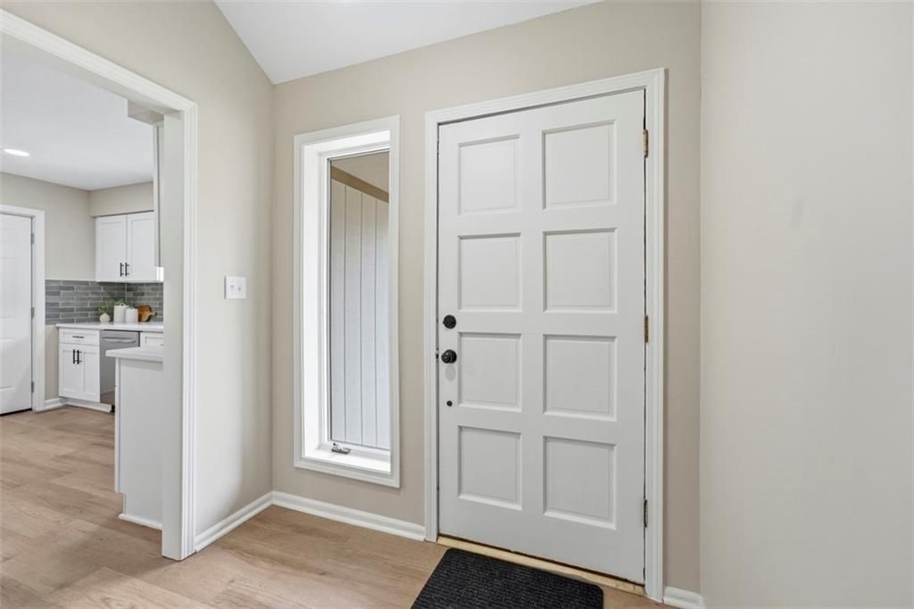 219 NW Redwood Ct, Lees Summit, MO - View 4