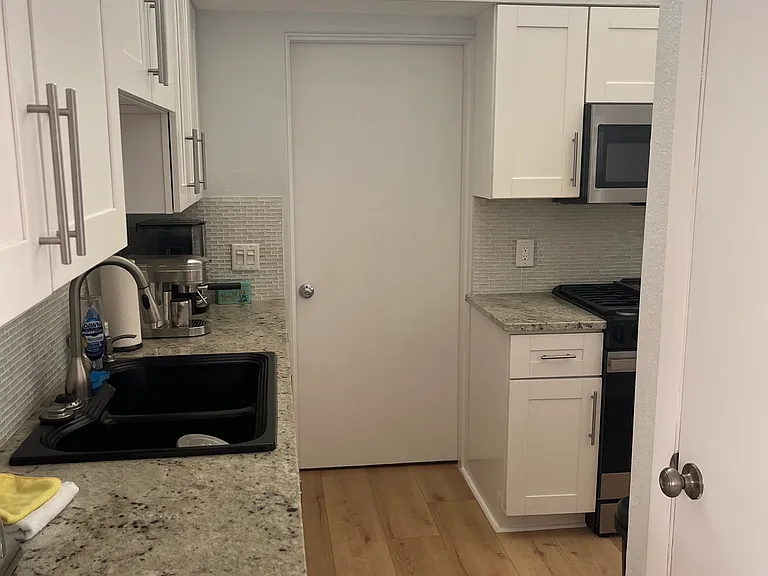51 Drost Dr — Photo 6