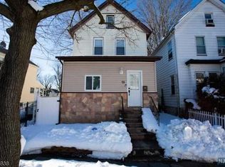 75 Cummings St, Irvington, NJ 07111