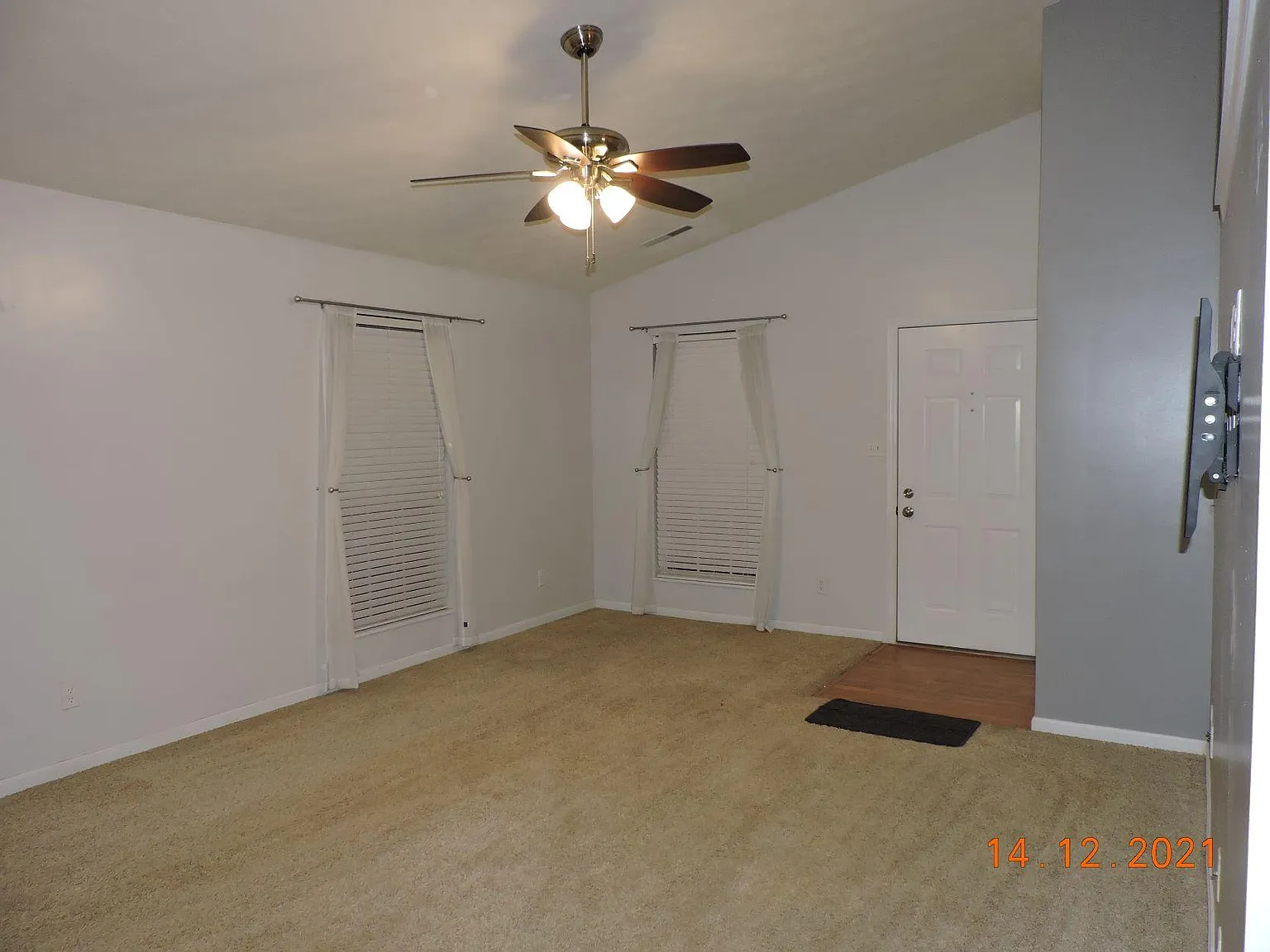 3 bed, 1190 sqft, $1,850 — Photo 4