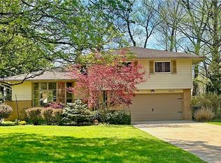 1040 Rose Blvd, Highland Heights, OH 44143