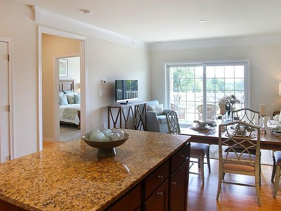 5th image of 1105 Pennington Dr #1105