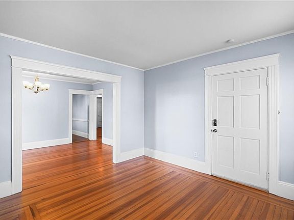 5th image of 143 Irving Ave Floor 2