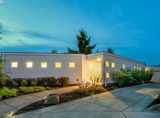 2185 Carriage Dr, Eugene, OR 97408