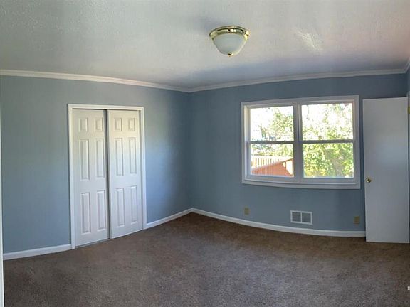 4th image of 2020 Holland Ave