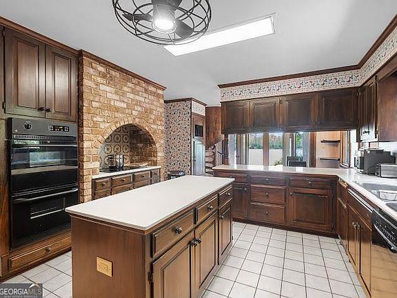 3rd image of 425 Audubon Cir