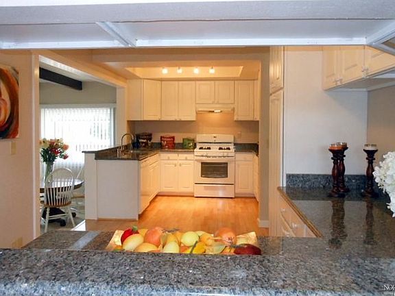 5th image of 1276 Beechwood Dr
